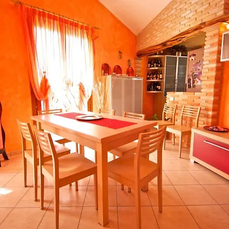 Arancione Apartment *